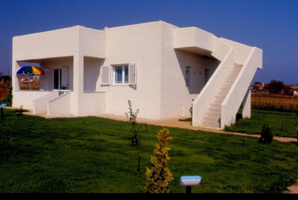 Helonata Apartments Arkoudi Exterior photo